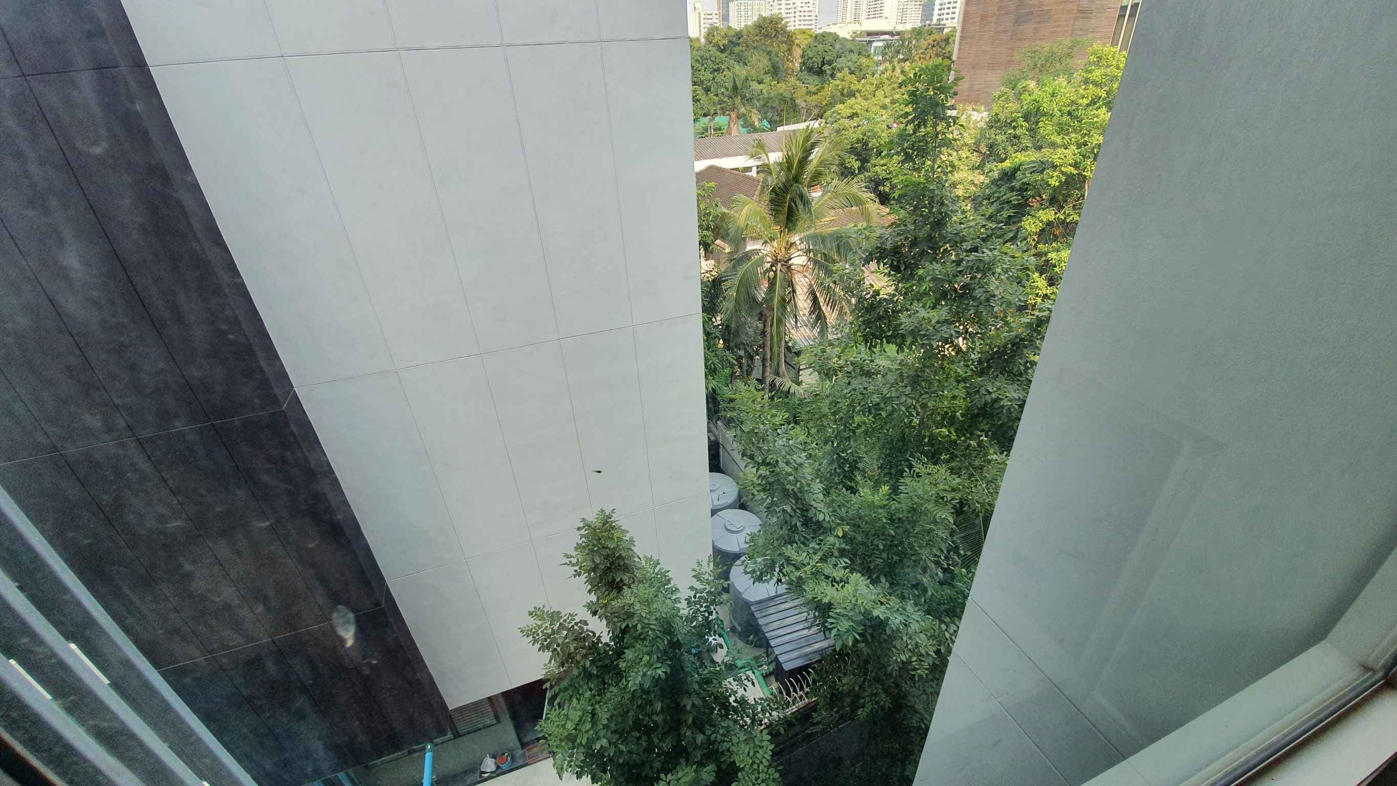 14346 – 605_terrace.jpg