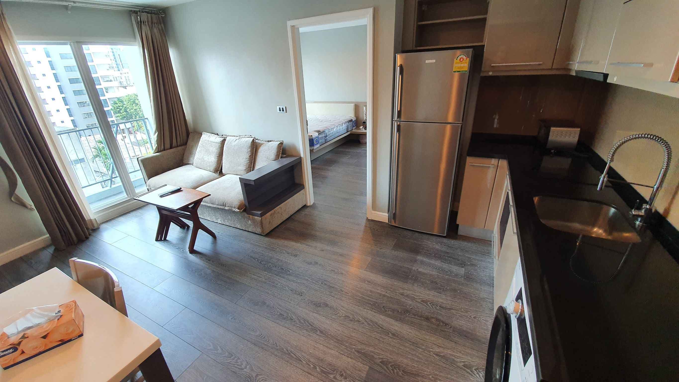 14350 – 107_living_room.jpg