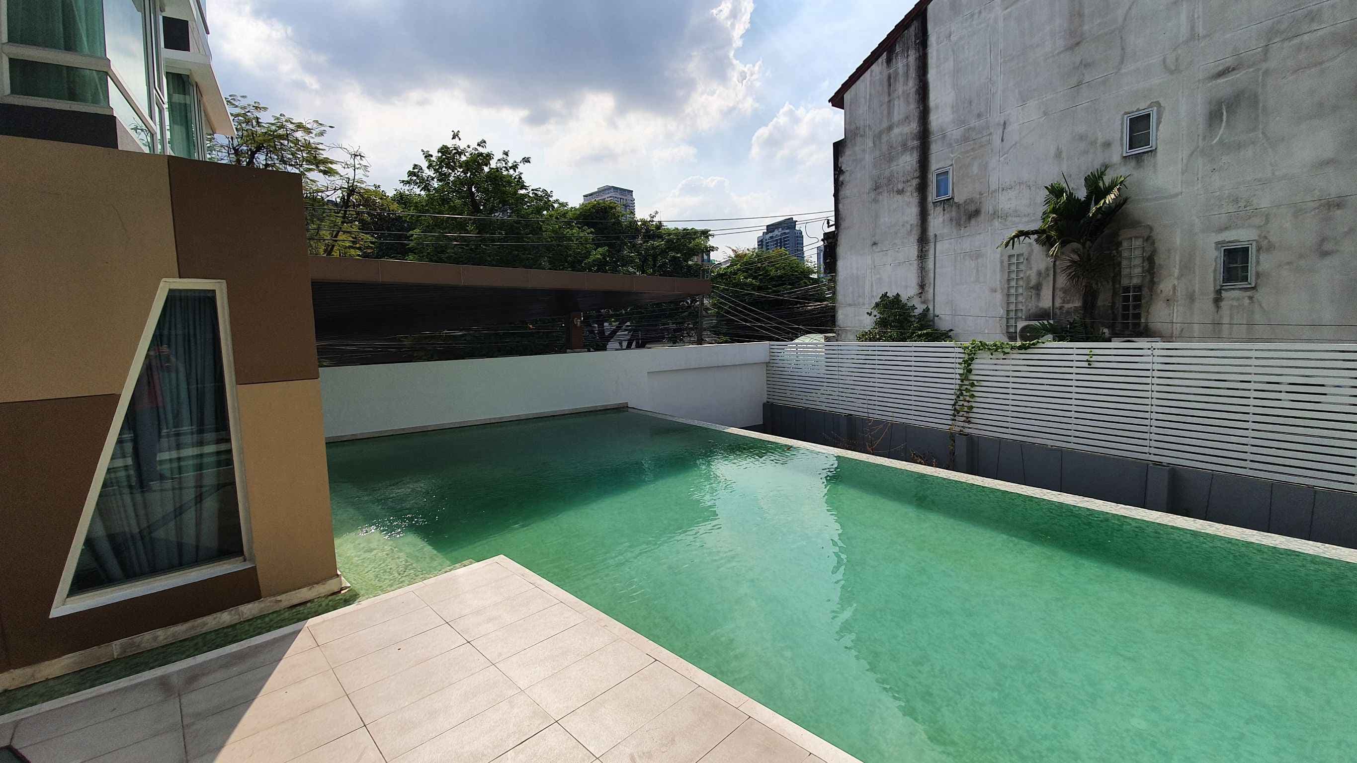 14350 – 603_terrace.jpg